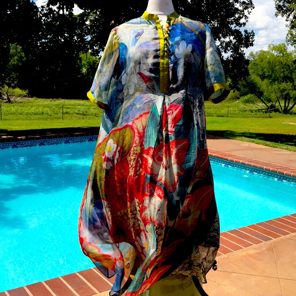 Gorgeous flowing 100% silk dress.  Eclectic botanical pattern.  XL